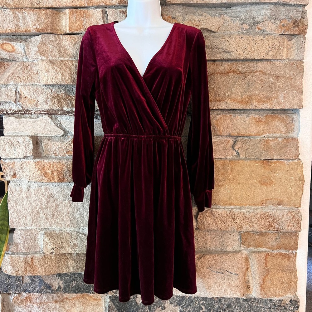 NWOT Modcloth Retro Long Sleeve Burgundy Red Velvet Velour Dress Sz Small